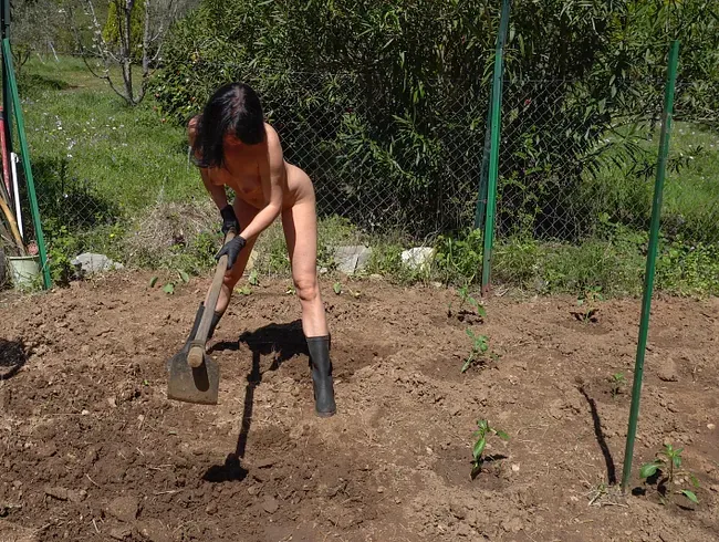 Notgeile Gärtnerin vom Spanner erwischt