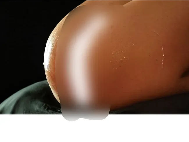 SQUIRTENDE ANAL-FOTZE GANZ NAH