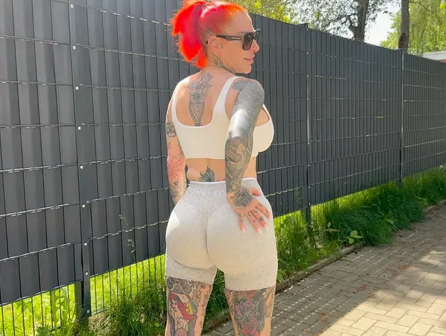 Frecher Bubi(18)steckt ihn blank in den Arschbei seiner Freundin darf er nicht... - Cat-Coxx