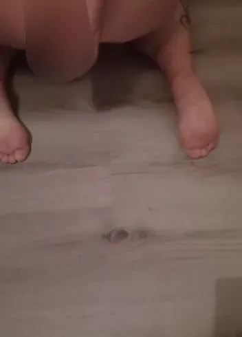 Geil Anal verwöhnt mit meinem neuen Toy und ich liebe es.