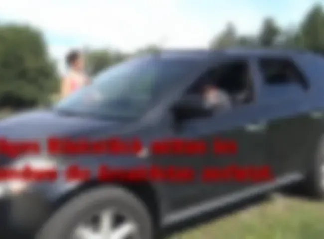 Nerdiges Bückstück mitten im Nirgendwo die Arschfotze zerfetzt!!