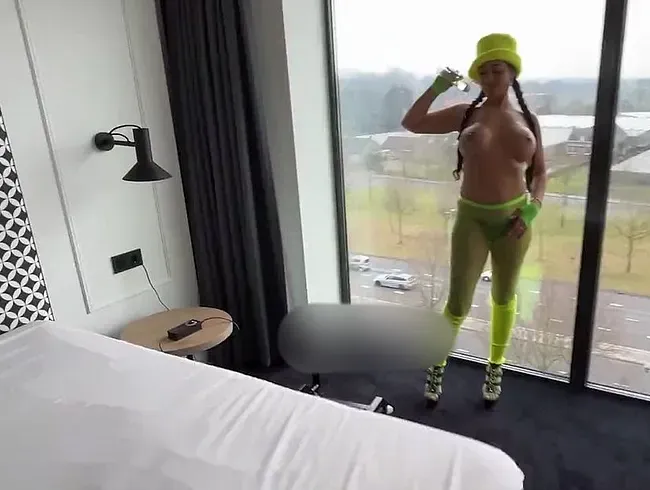 Ai-Fickmaschine, Anal + ein großer schwarzer Schwanz tief drin!