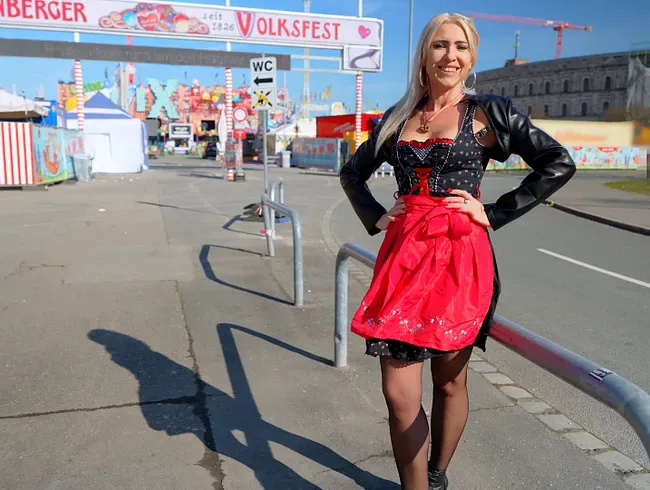 Nürnbergs GEILSTE Volksfest SCHLAMPE | Public AO 3-LOCH Fick! Jetzt fick ich mich von Fest zu Fest!