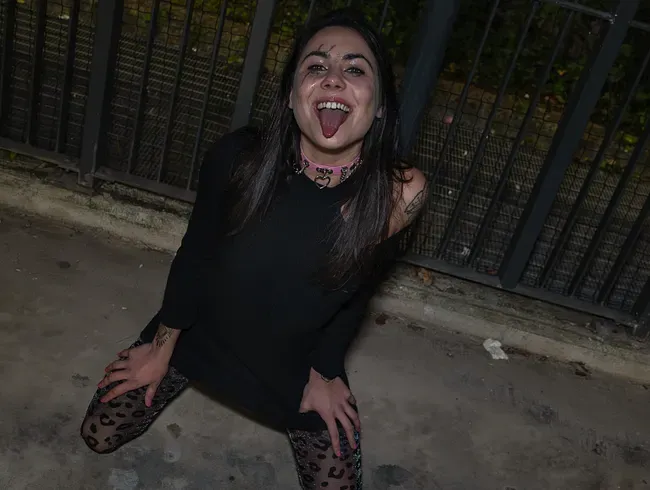 HALLO 2025! GEFESSELT, GEFICKT UND ANGEPISST! Totale Sperma-Eskalation auf Silvesterparty!