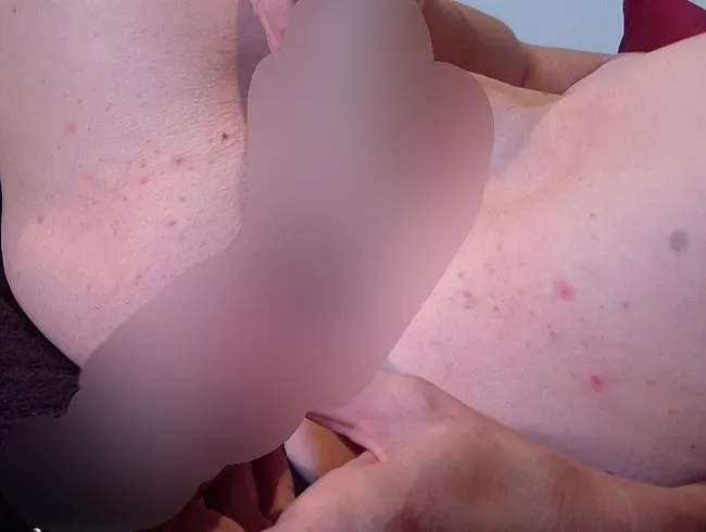 ich versuche mein Arsch mit Vibrator zu ficken, ist aber doch zu eng.... - KathyHotlips