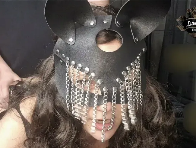 Zum ersten Mal werde ich vor der Kamera von hinten genommen, ich liebe es Doggy genommen zu werden.