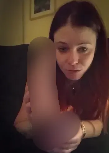 Ich musste es mir mit zwei Toys besorgen, ich macht mich so Geil