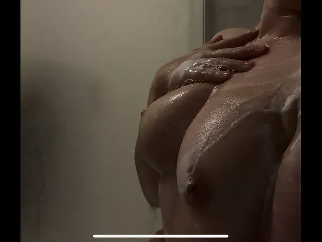 Spaß in der Dusche (ohne Ton)