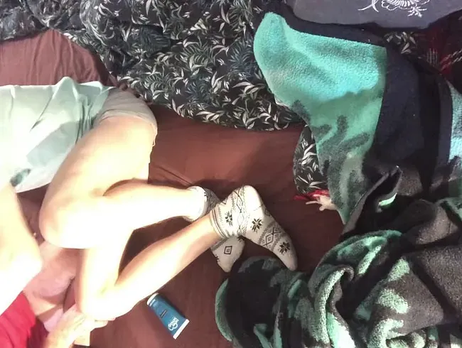 Flip-Flop-Sex mit geilem arabischen Daddy und großem Creampie