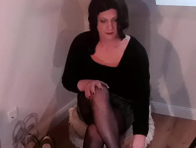 Voller Vorfreude auf den dicken schwarzen Plug