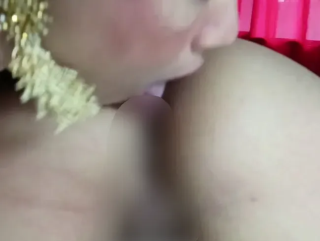 Melissa fickt ihre Freundin mit einem Strap-on