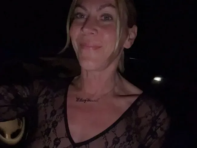 Krasser gehts nicht!! Fremder Trucker fickt mich mitten auf der Strasse !! Special !!