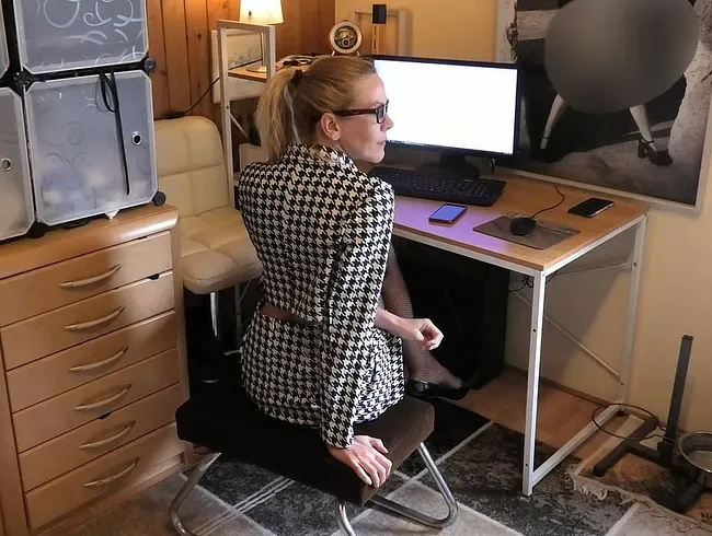 Wenn das mein Chef wüsste...3 Loch Fick im Homeoffice !!