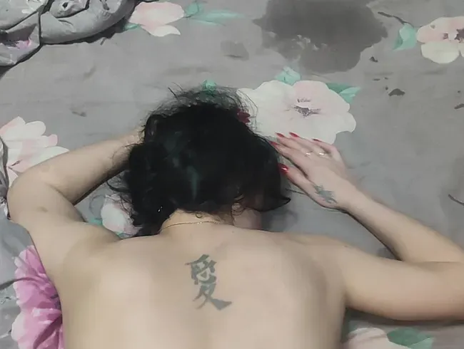 Anal Sex mit Sperma auf Rücken