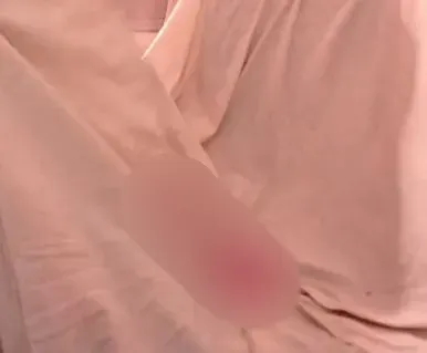 Arsch verwöhnen im Büro richtig geile feuchte Muschi