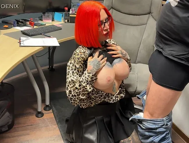 Den Arsch der Chefin gefickt, was man nicht alles für seinen Job tut! - StevePhoenix Anal Video