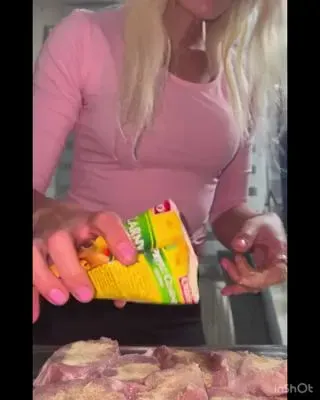 Blonde cook wants to fuck while cooking