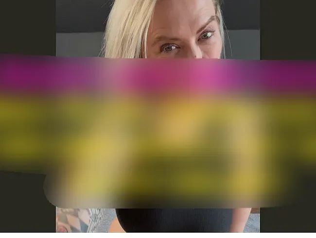 Willst du verpassen wie ich mir den Arsch mit dem Dildo ficke? - UschiBAVARIA