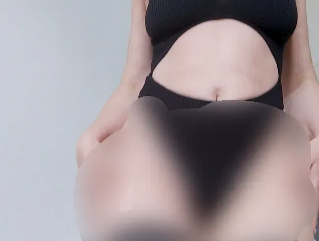 Geile Viola fickt ihre Muschi und ihren Arsch mit einem Dildo und spritzt wie eine Schlampe auf deinen Schwanz