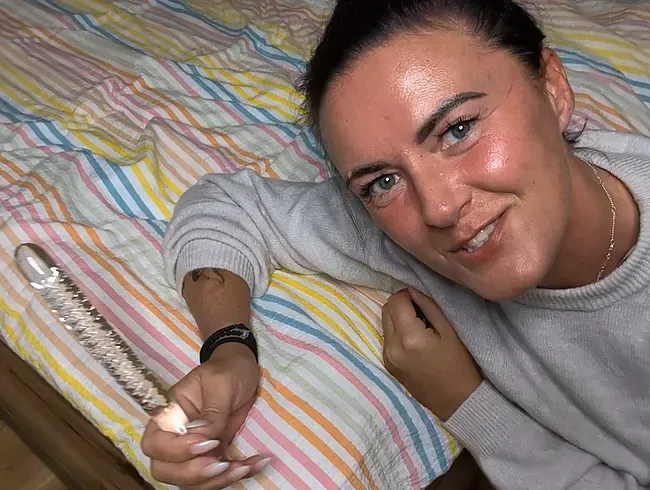 Passt der ganz in meinen Po ? Perverser Dildo-Test