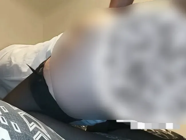 Reife MILF mag es hart anal und bekommt Sperma in den Hintern