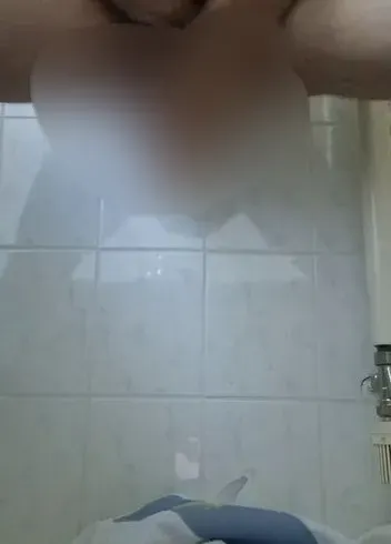 Neues Spielzeug - neues Glück? Das Toy für die Sub muss der Dom vortesten. Also einmal Anal bitte.