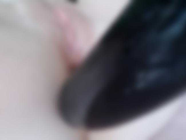 Kurzer Arschfick mit dem Dildo